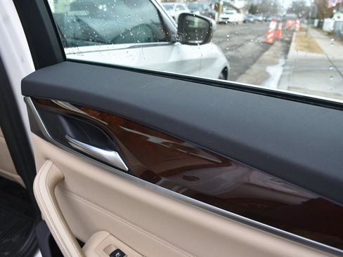 Used 2018 BMW 530e xDrive w/ Premium Package 2 image 27