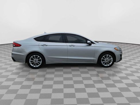 Used 2019 Ford Fusion SE FWD image 9