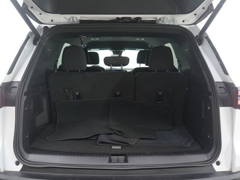 Used 2024 Chevrolet Traverse LT FWD image 18