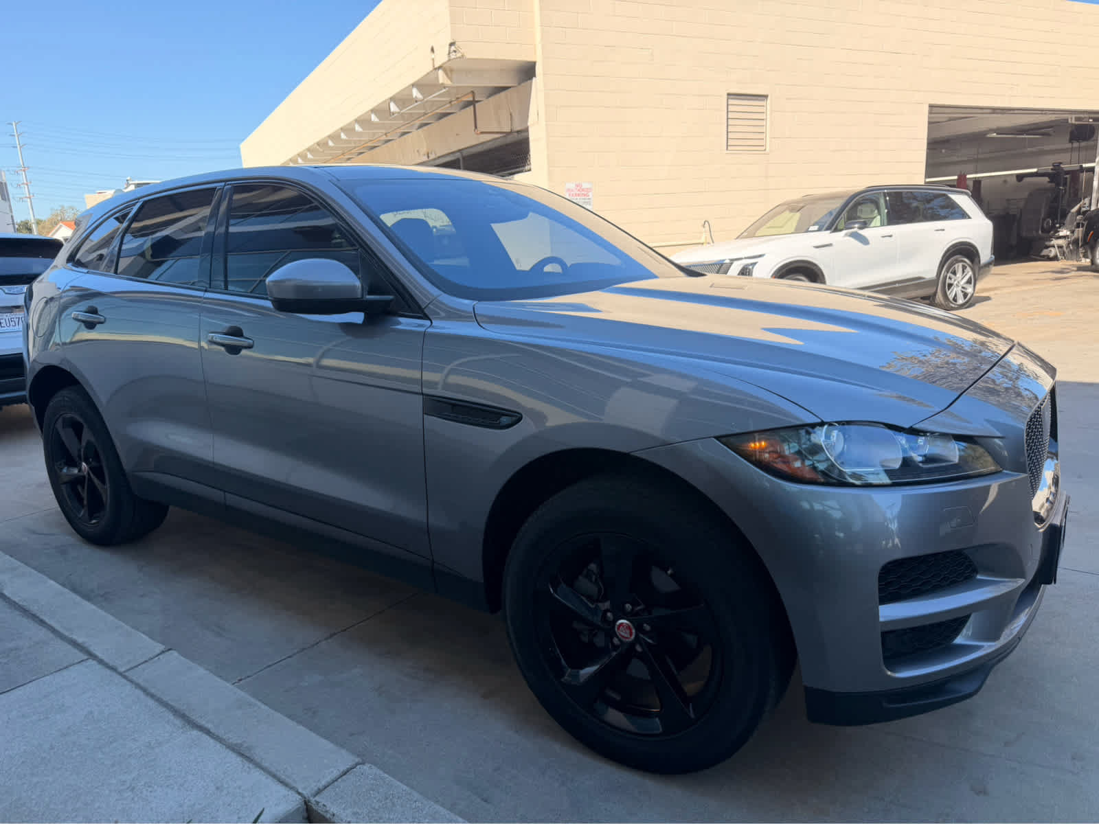 Used 2020 Jaguar F-PACE Premium AWD/4WD image 2