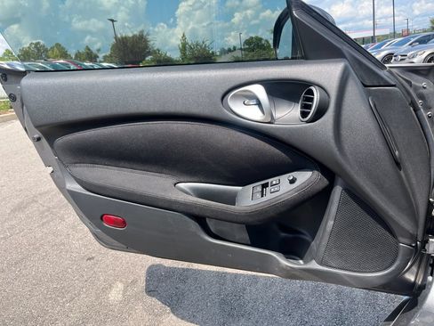 Used 2011 Nissan 370Z Coupe w/ Sport Pkg RWD image 10