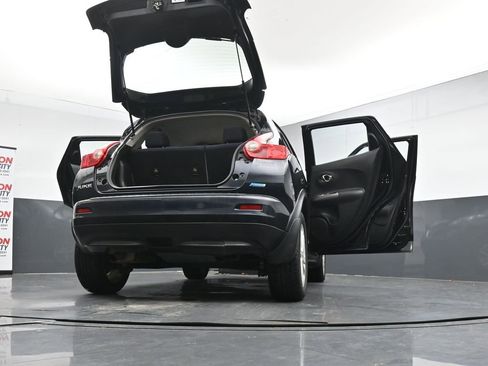 Used 2014 Nissan Juke S FWD image 40