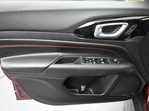 Used 2022 Jeep Compass Trailhawk w/ Trailhawk Elite Group AWD/4WD image 12
