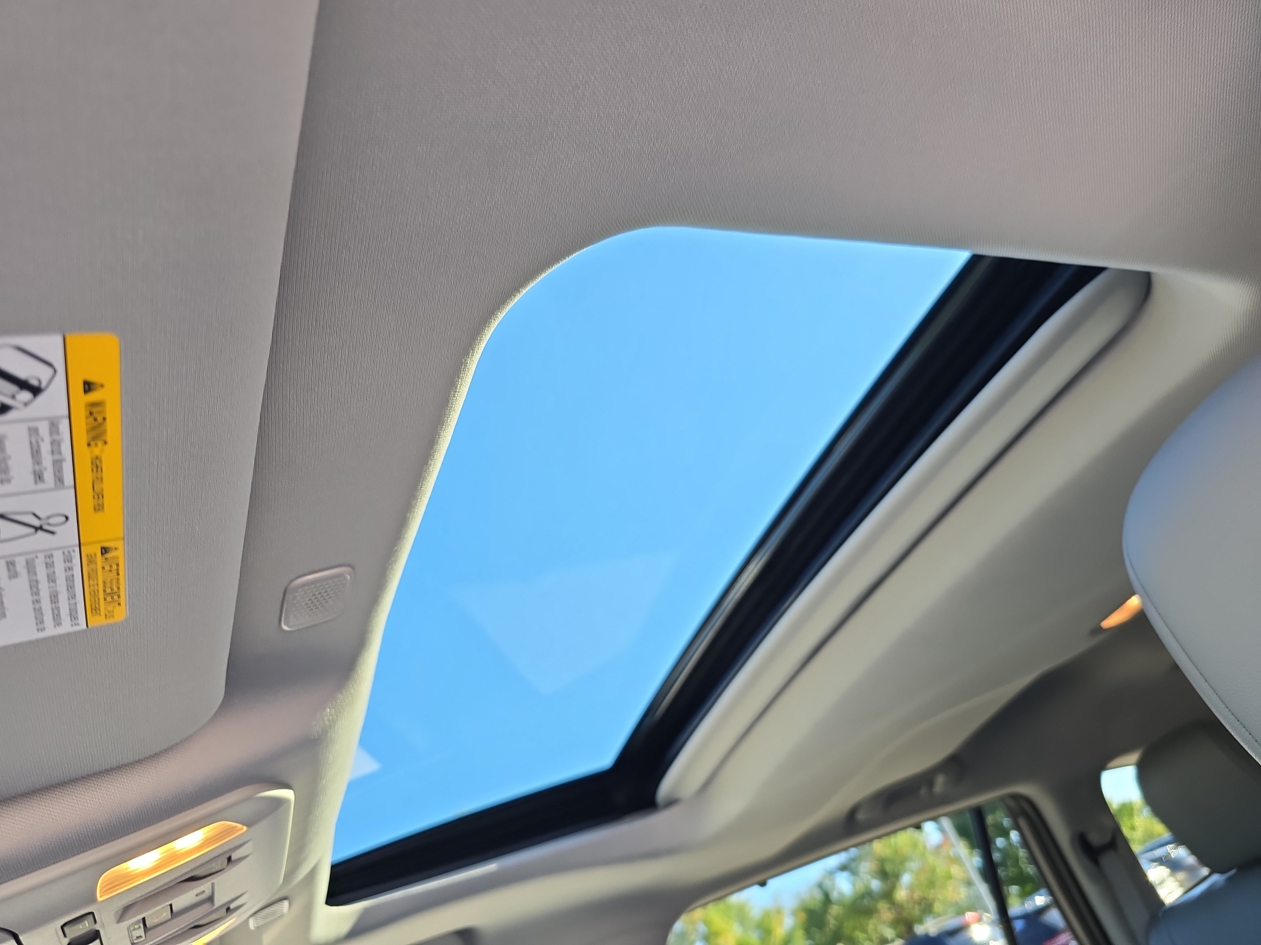 Used 2025 Toyota Highlander XLE AWD/4WD image 27