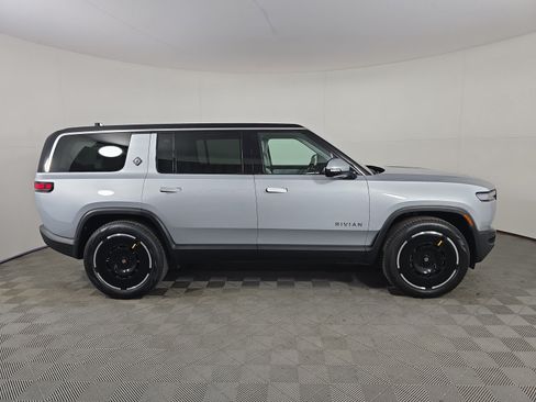 Used 2025 Rivian R1S Adventure AWD/4WD image 6