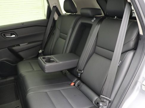 Used 2024 Nissan Rogue SV w/ SV Premium Package AWD/4WD image 12