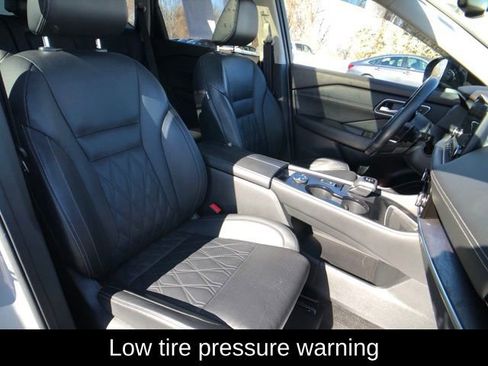 Used 2021 Nissan Rogue Platinum image 26