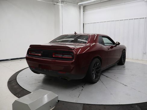 Used 2022 Dodge Challenger R/T w/ Performance Handling Group RWD image 4