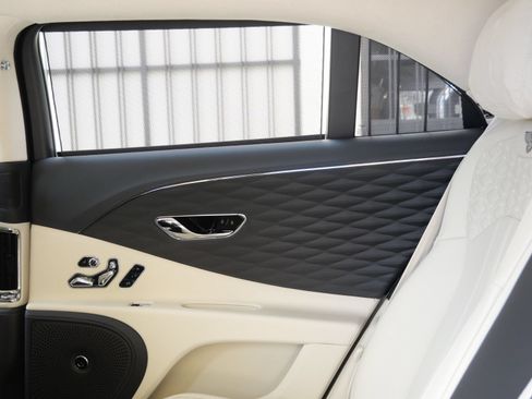 Used 2024 Bentley Flying Spur W12 AWD/4WD image 8