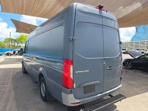 Used 2019 Mercedes-Benz Sprinter 170 image 2