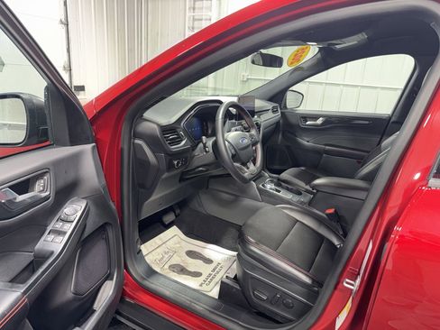 Used 2025 Ford Escape ST-Line AWD/4WD image 16