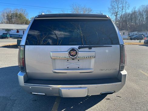 Used 2013 Cadillac Escalade Premium image 10
