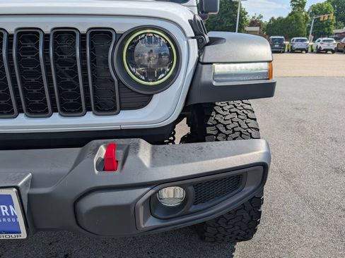 Used 2024 Jeep Wrangler Unlimited Rubicon AWD/4WD image 11