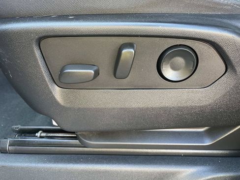 Used 2022 Chevrolet Silverado 1500 Custom RWD image 23