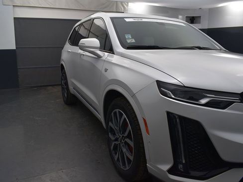 Certified 2023 Cadillac XT6 Sport w/ Technology Package image 40