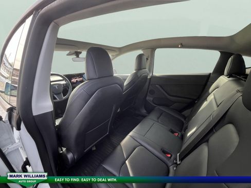 Used 2022 Tesla Model Y Long Range image 22