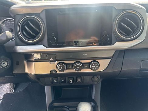 Used 2019 Toyota Tacoma SR5 RWD image 15