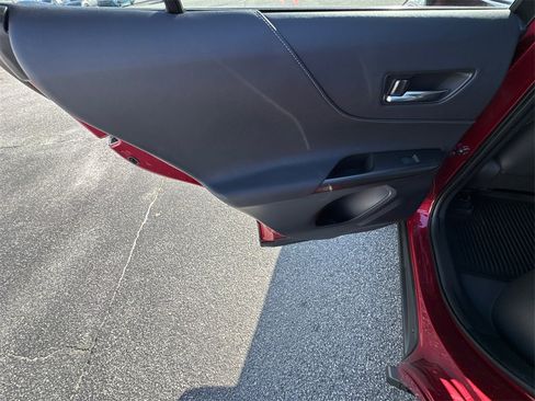 Used 2022 Toyota Venza XLE image 21