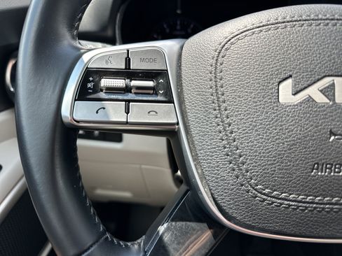 Used 2022 Kia Telluride S FWD image 18