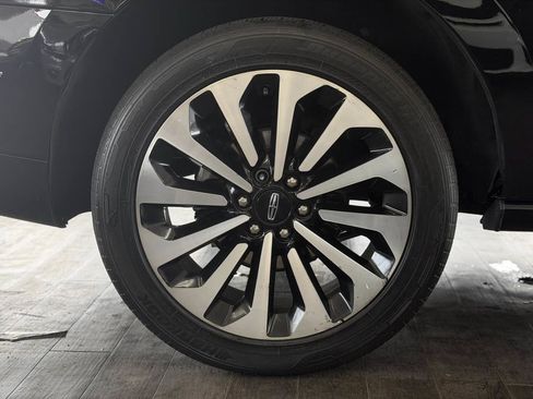 Used 2024 Lincoln Navigator Reserve AWD/4WD image 17