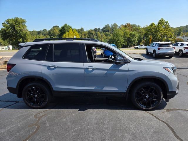 Used 2025 Honda Passport Black Edition image 9