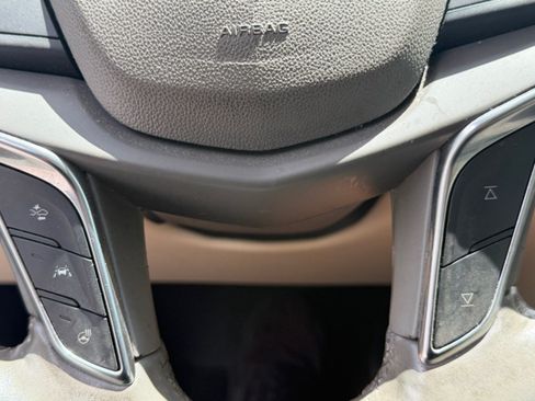 Used 2019 Cadillac XT5 Luxury FWD image 25