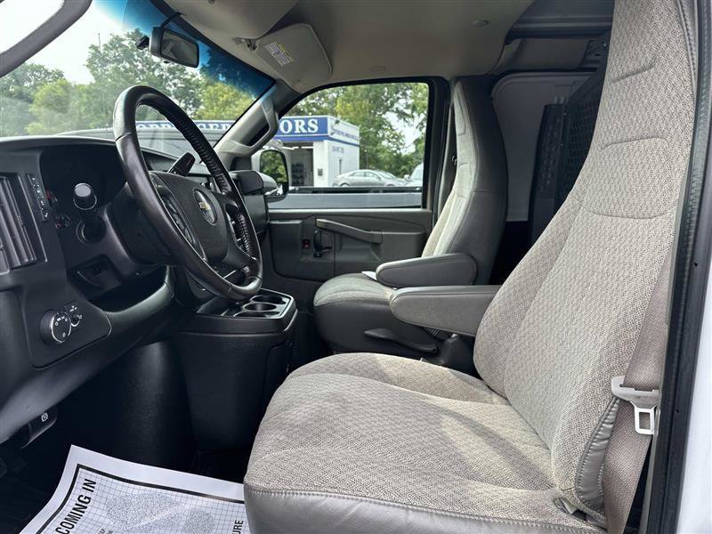 Used 2023 Chevrolet Express 3500 w/ Driver Convenience Package RWD image 10