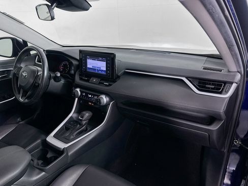 Used 2019 Toyota RAV4 XLE Premium FWD image 27