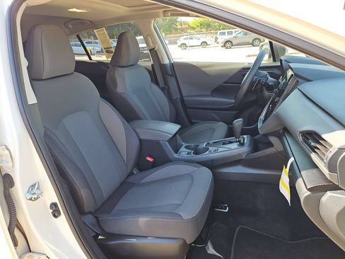 Used 2025 Subaru Crosstrek 2.5i Premium AWD/4WD image 31