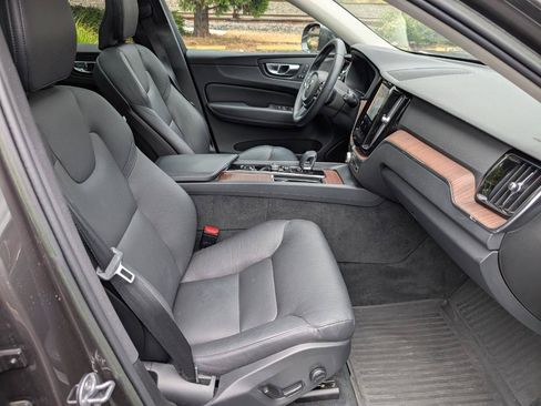 Used 2023 Volvo XC60 T8 Plus AWD/4WD image 16