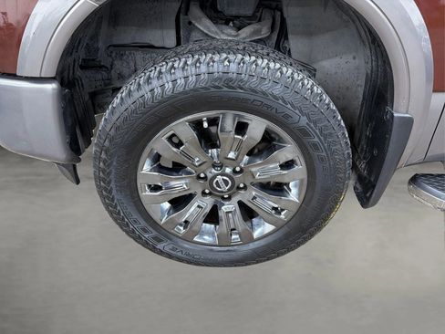 Used 2019 Nissan Titan Platinum Reserve w/ Platinum Utility Package image 14