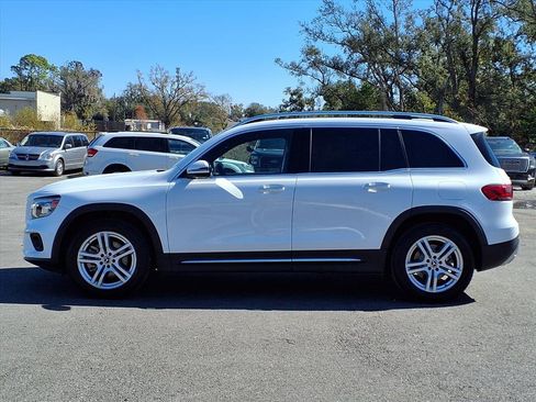 Used 2023 Mercedes-Benz GLB 250 4MATIC w/ Premium Package image 4