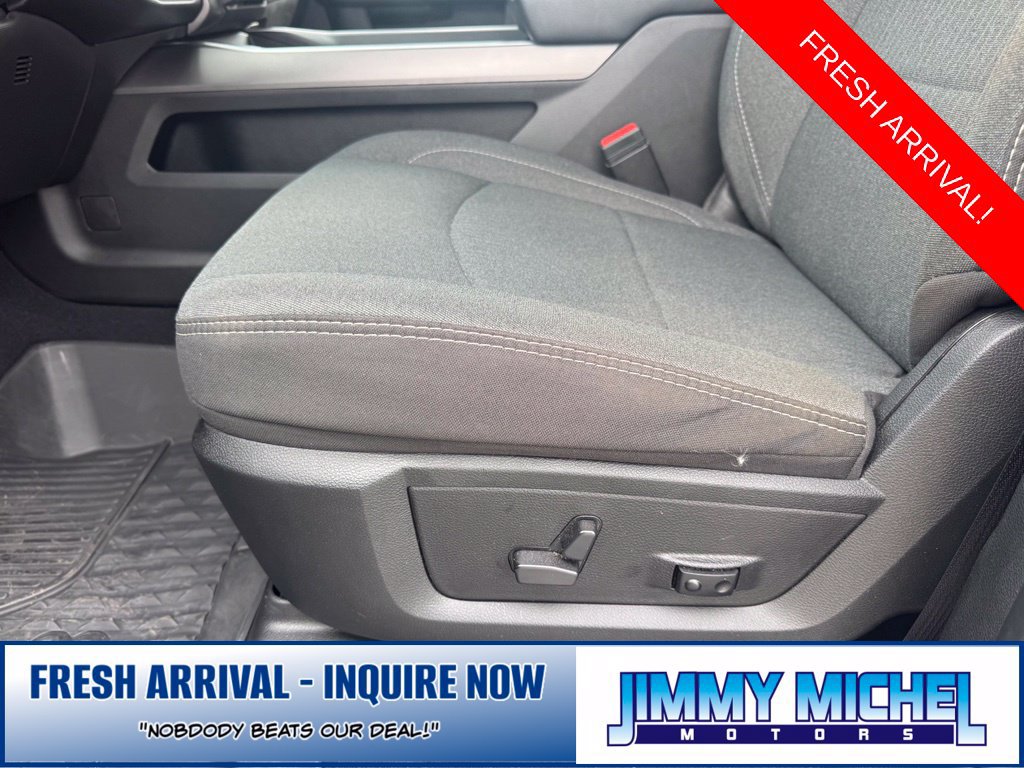 Used 2024 RAM 3500 Big Horn w/ Night Edition AWD/4WD image 6