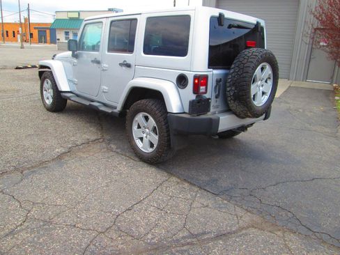 Used 2012 Jeep Wrangler Unlimited Sahara w/ Connectivity Group image 3