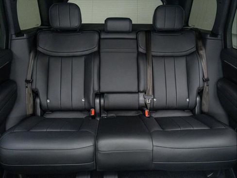 New 2025 Land Rover Range Rover SE image 18