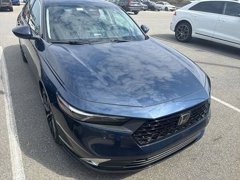 Used 2023 Honda Accord Touring image 7