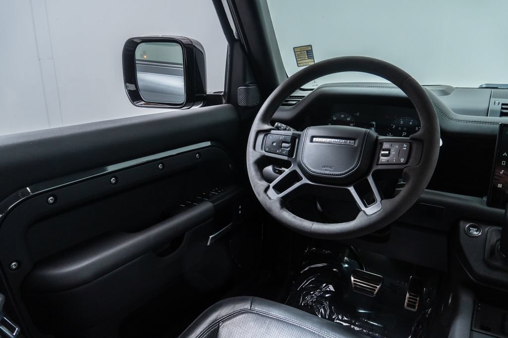 Used 2023 Land Rover Defender 110 V8 AWD/4WD image 30