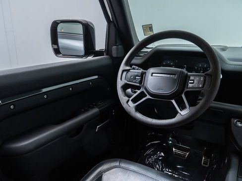 Used 2023 Land Rover Defender 110 V8 AWD/4WD image 30