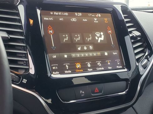 Used 2019 Jeep Cherokee High Altitude image 23