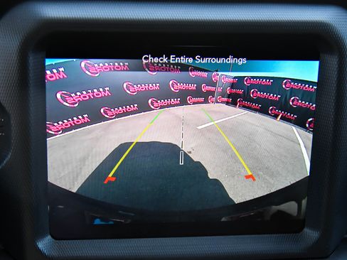 Used 2023 Jeep Wrangler Unlimited Sahara w/ Cold Weather Group AWD/4WD image 21