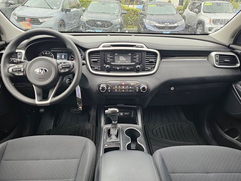 Used 2017 Kia Sorento FWD image 21