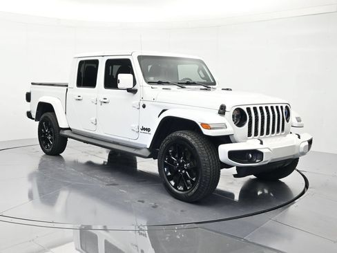 Used 2021 Jeep Gladiator Overland AWD/4WD image 3