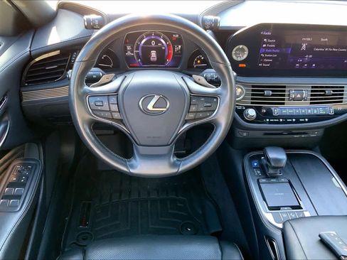 Used 2021 Lexus LS 500 w/ Accessory Package (Z2) image 5