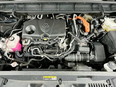 Used 2020 Toyota Highlander LE AWD/4WD image 31