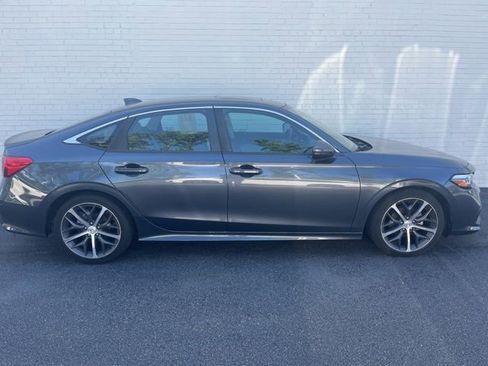 Used 2023 Honda Civic Touring image 2