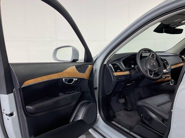 Certified 2025 Volvo XC90 T8 Plus AWD/4WD image 26