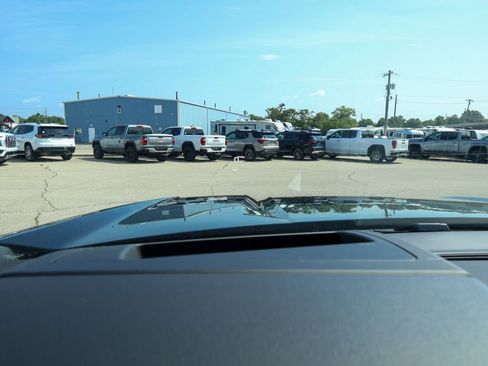 New 2026 GMC Yukon AT4 Ultimate AWD/4WD image 27