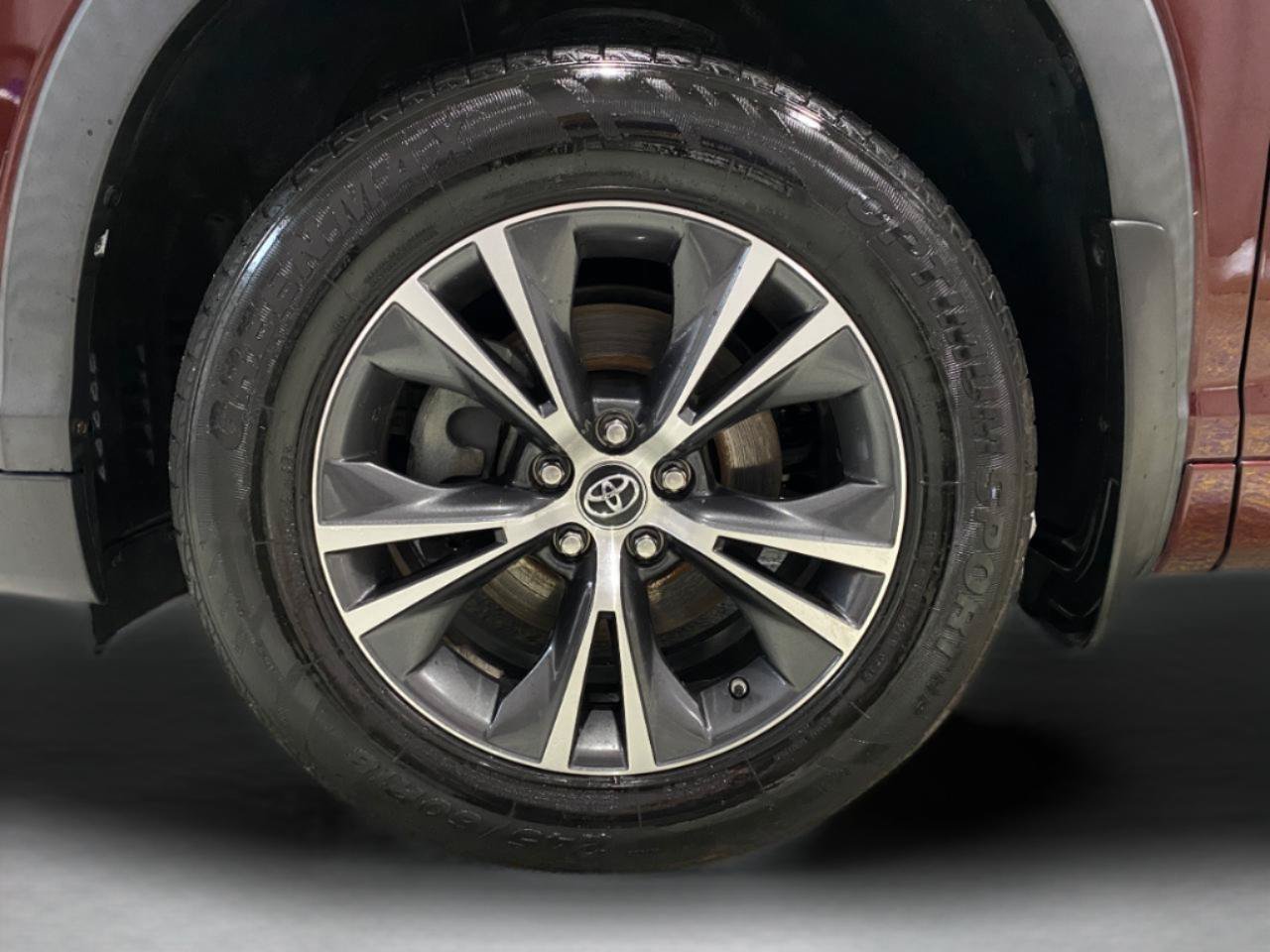 Used 2016 Toyota Highlander XLE AWD/4WD image 31