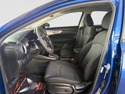 Used 2023 Kia Forte LXS w/ LXS Technology Package FWD image 12
