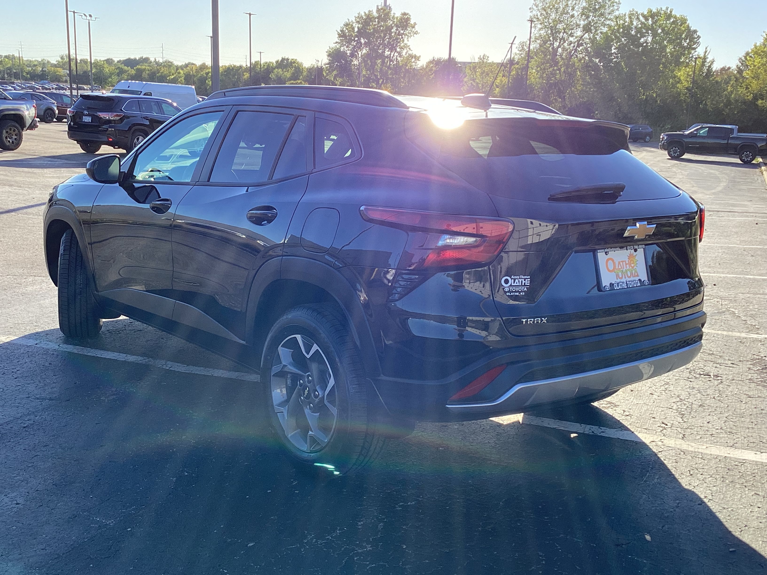 Used 2026 Chevrolet Trax LT FWD image 3